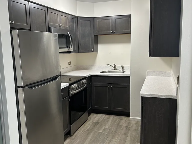 429 Sheridan Rd #2 — Photo 8