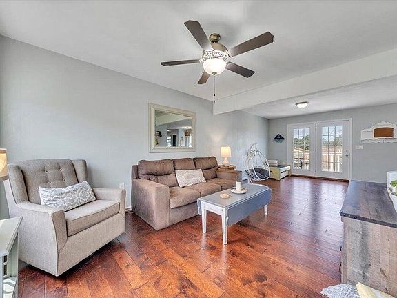 2nd image of 522 Cambridge Court Rd