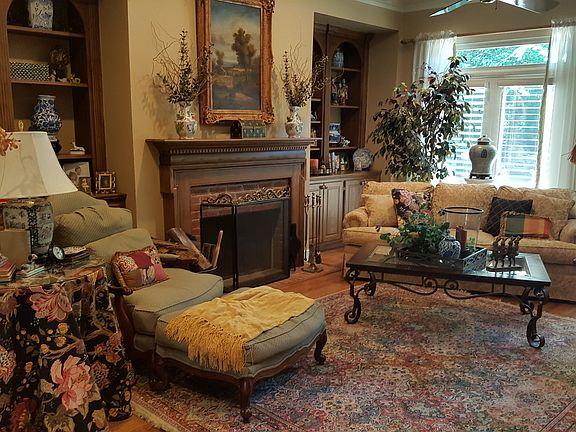 3rd image of 2215 Dogwood Oaks Dr