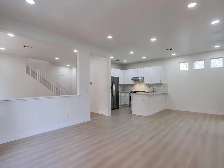11655-8 Compass Point Dr N — Photo 16