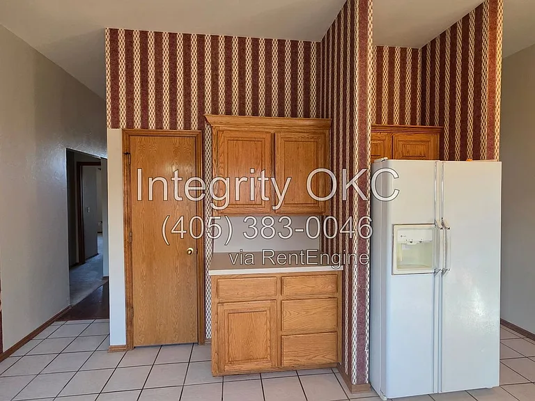 6820 NW 135th Cir — Photo 8