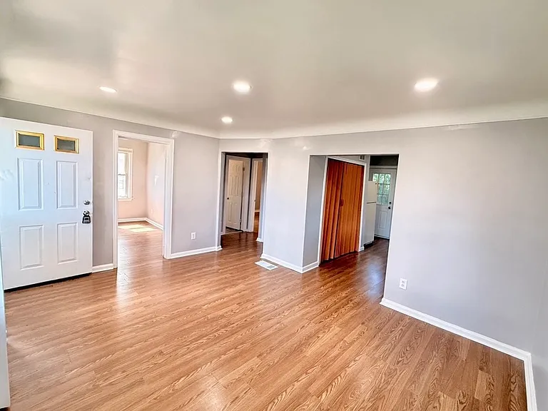 6847 Continental Ave — Photo 4