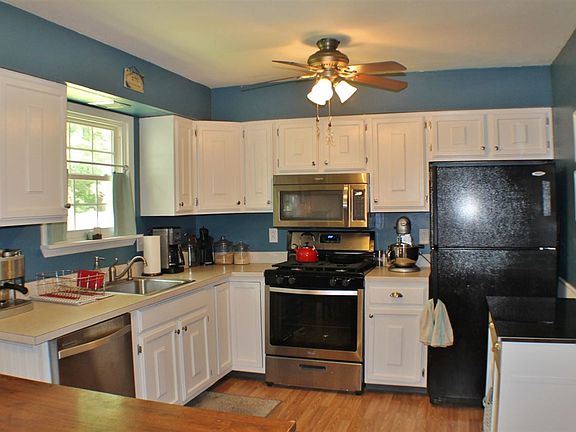 2nd image of 18 Van Tassell Ln