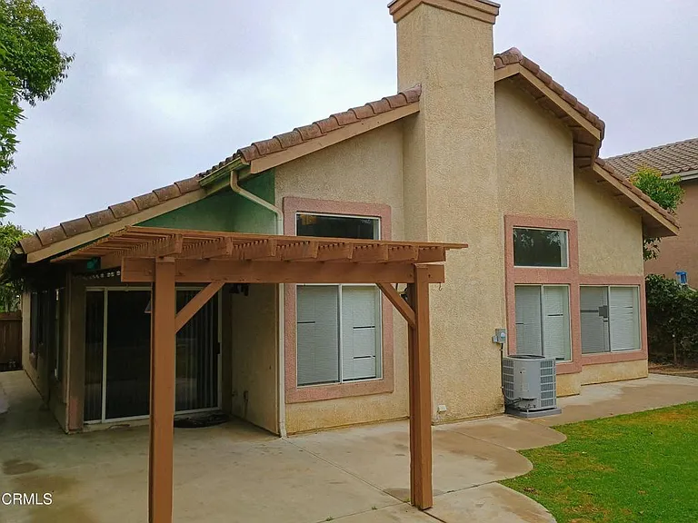 1405 La Culebra Cir — Photo 5