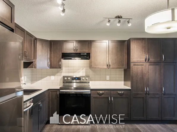 17230 9a Ave SW Unit 1, Edmonton, AB T6W 3V5