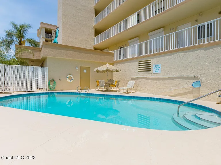 555 Harrison Ave #402 — Photo 30