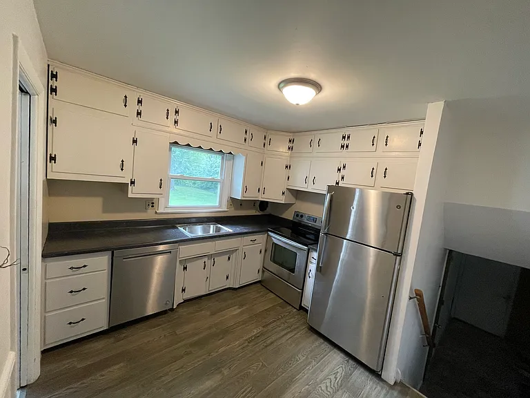 312 Apple Rd — Photo 2
