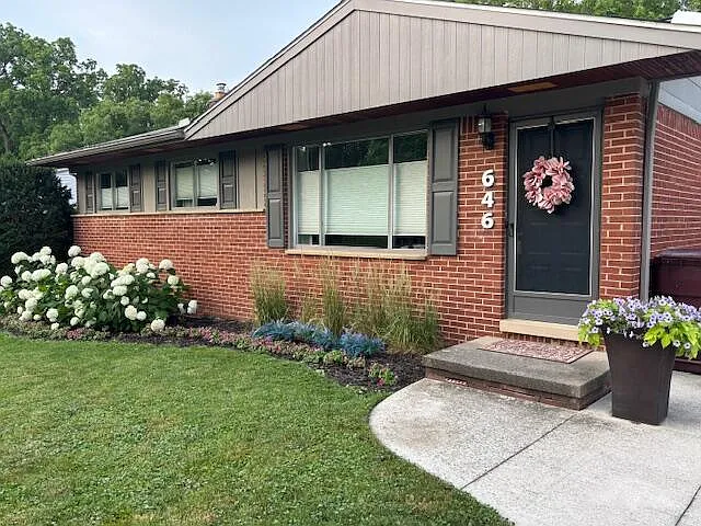 646 Dellwood Dr photo 1