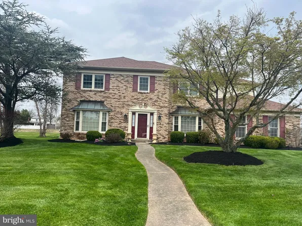 1976 Blue Fox Dr, Lansdale, PA 19446