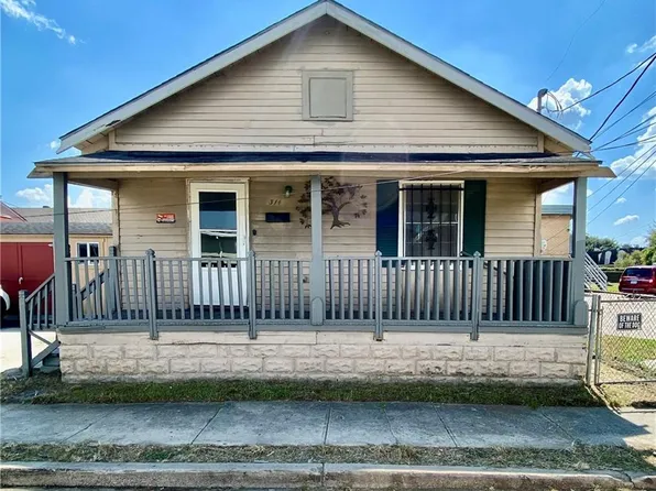 314 8th St, Gretna, LA 70053