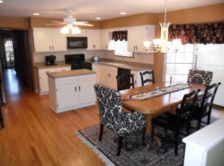 1603 Cavalier Ct, Wheaton, IL 60189