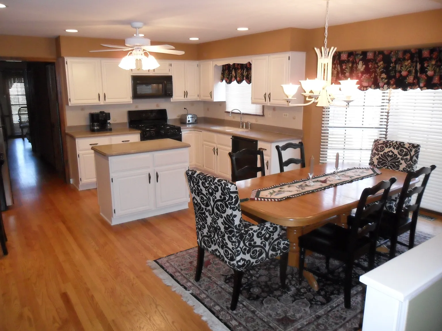 1603 Cavalier Ct photo 1
