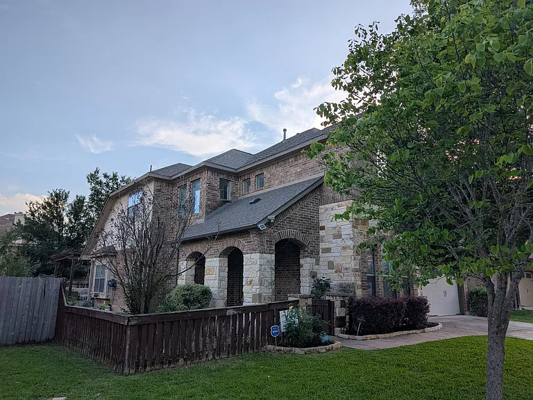 2729 Mirasol Loop — Photo 2