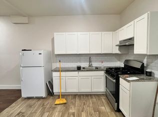 206 Bayview Ave #1R, Jersey City, NJ 07305