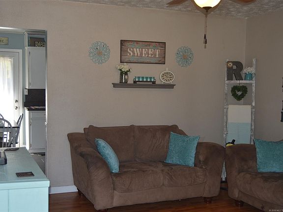 3rd image of 401 E Fry Ct