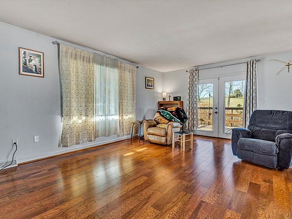 4th image of 6961 Campbell Dr