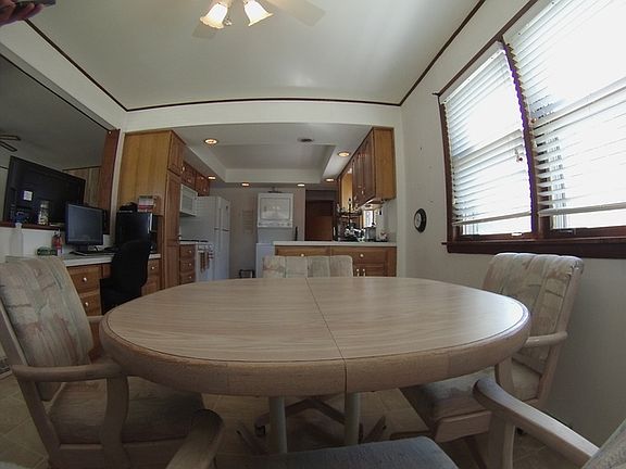 4th image of 9541 Mansfield Ave