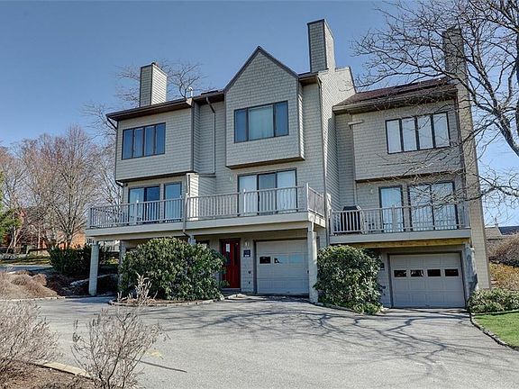 2nd image of 133 Windward Ln Unit 133