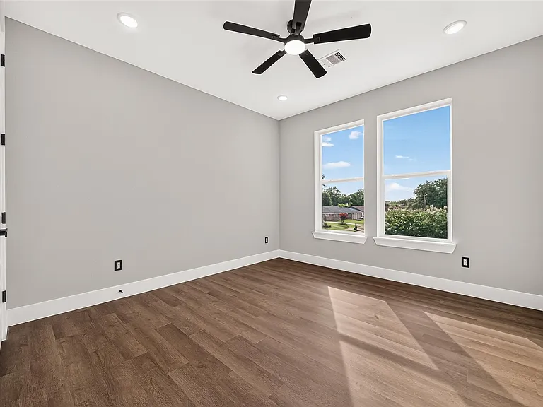703 Carol Lynn Dr #B — Photo 25