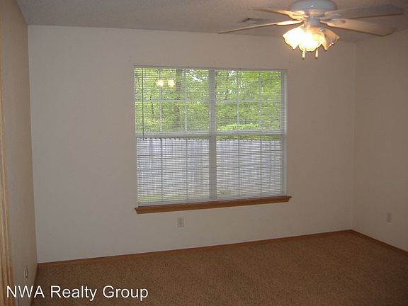 5th image of 1610 Crescent St