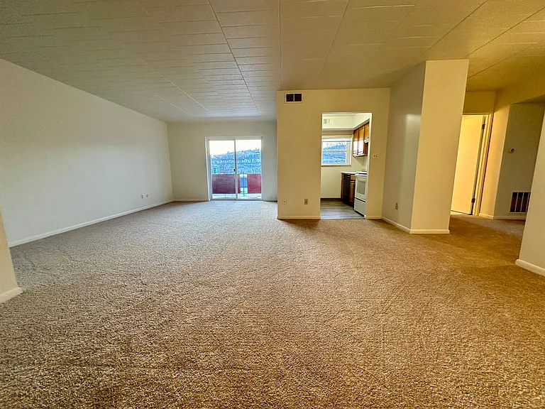 360 Maryland Ave — Photo 87