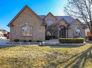 49472 Yale Dr, Macomb, MI 48044