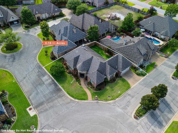 2nd image of 2025 Villa Ln