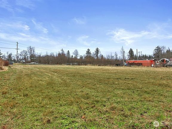 3rd image of 2826 Center Road