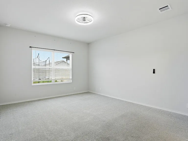 12611 Auriga — Photo 16