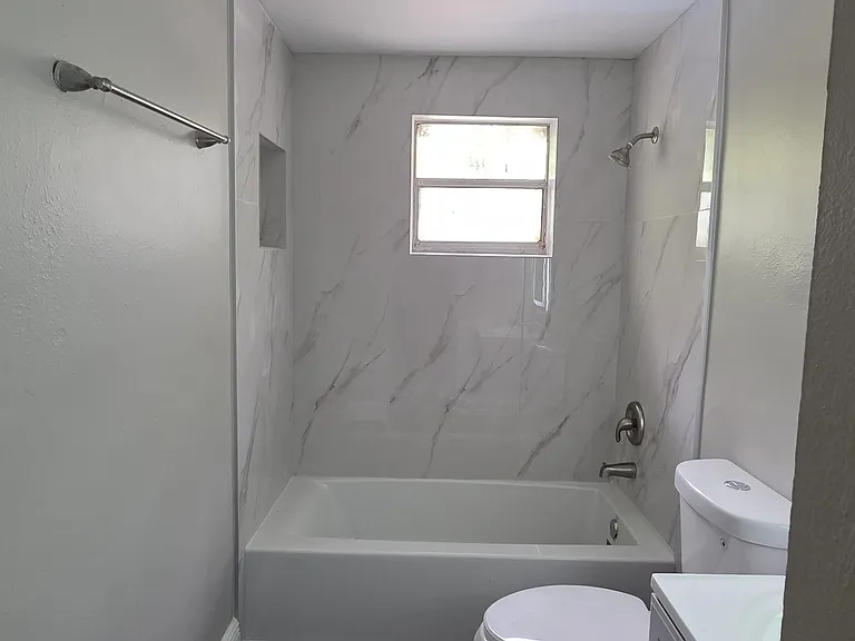 101 S Forest St #6 — Photo 16