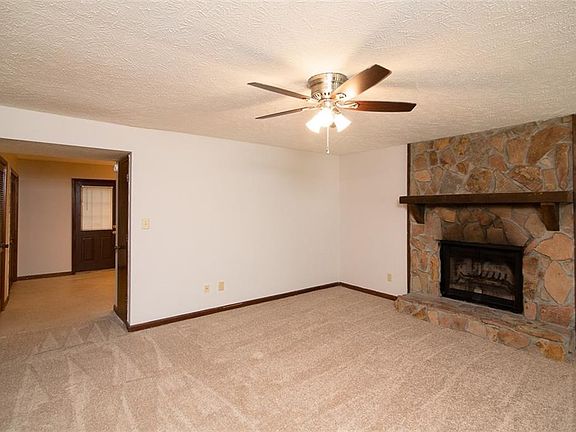 2nd image of 2116 Wells Dr SE