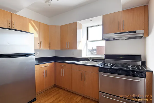 Rented by aptsandlofts.com | media 29