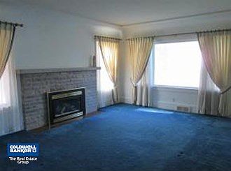 lrg LR with cozy fire place