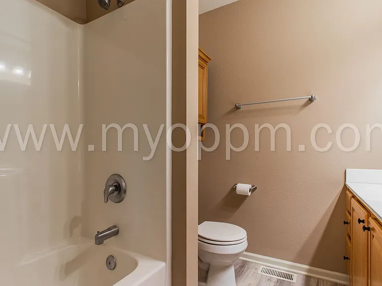 14452 Knudsen St — Photo 17
