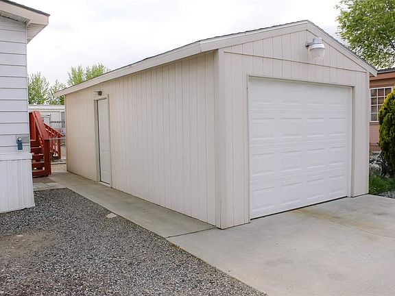3rd image of 2105 N Steptoe St Trailer 79