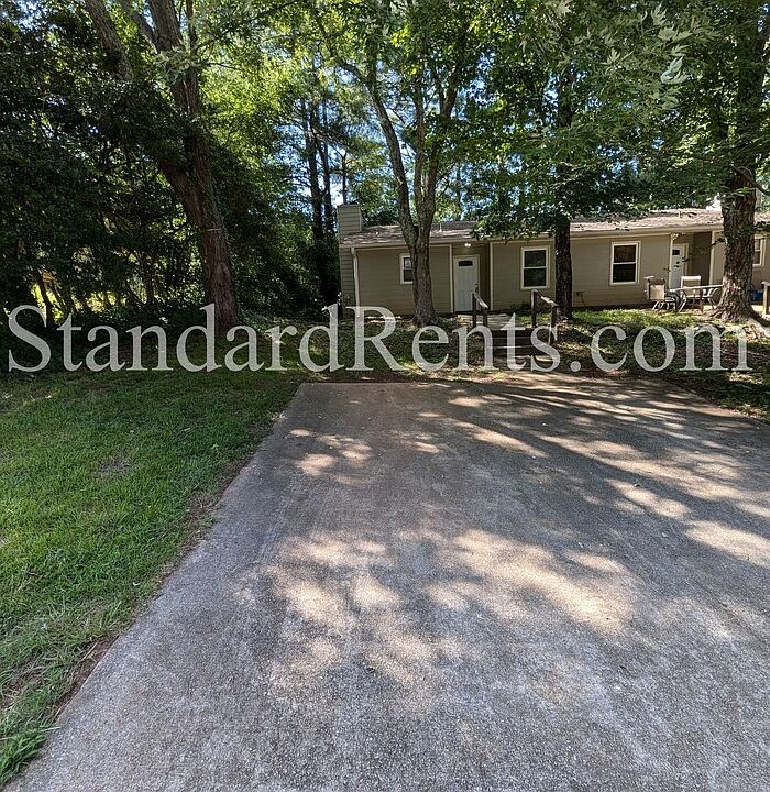 2nd image of 461 Booth Cir