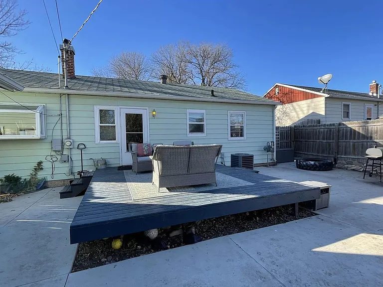 1531 Main St S — Photo 14