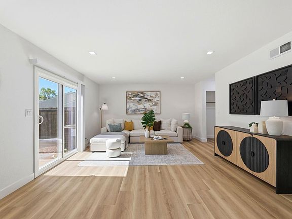 2nd image of 1097 Ribisi Cir