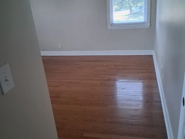 2215 Louisville Ave #9 — Photo 2