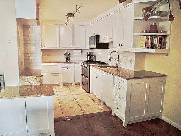 3rd image of 47 E 87th St #10D