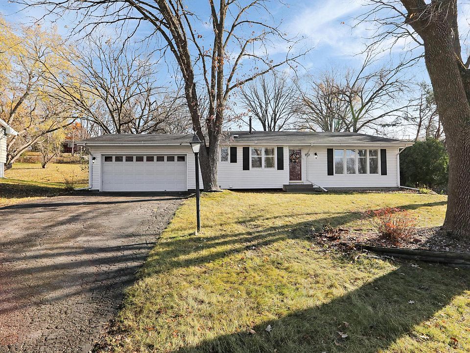 1st image of 913 Aspen Dr