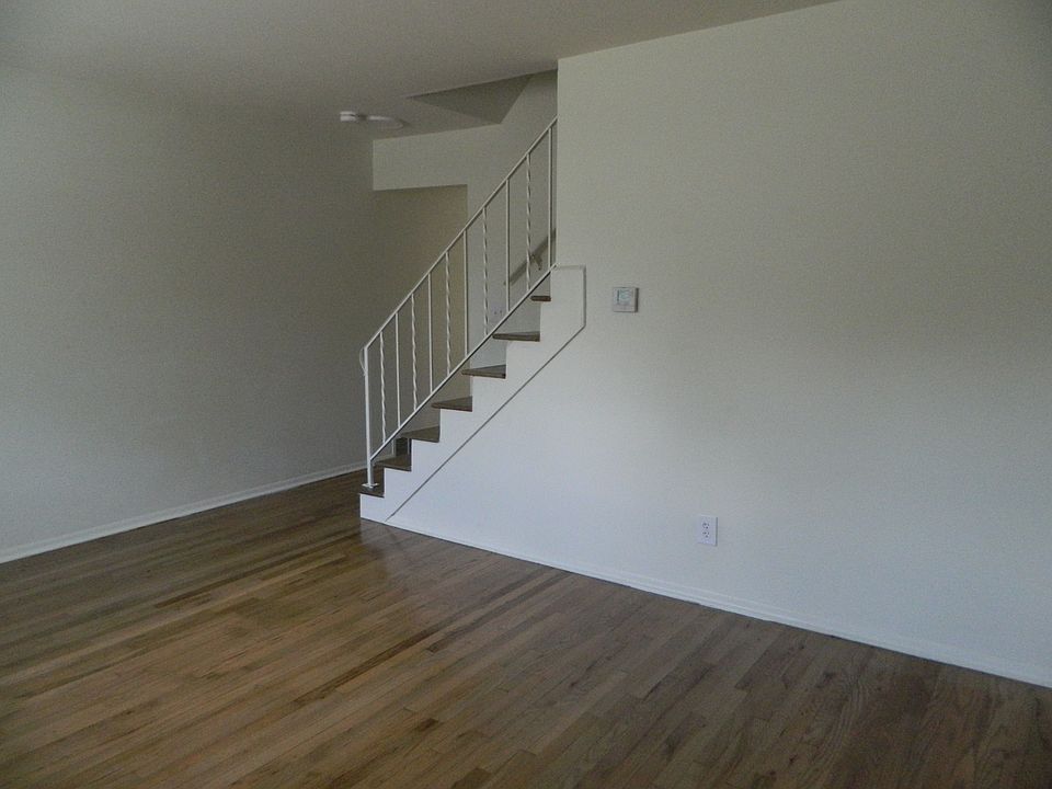1st image of 1975 Dunbar Dr APT A