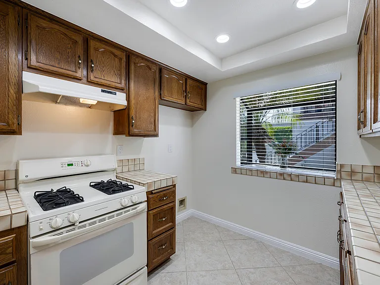 319 Molokai Dr — Photo 14