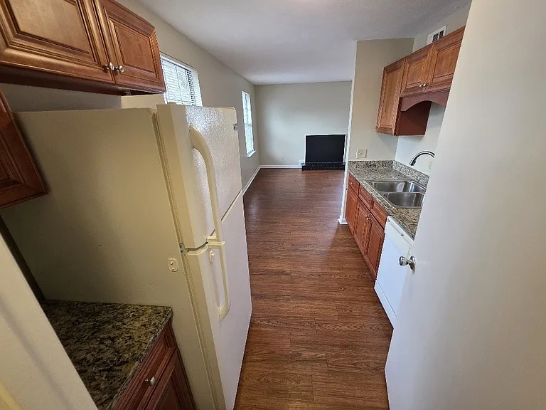 1103 Westchester Dr #A — Photo 9