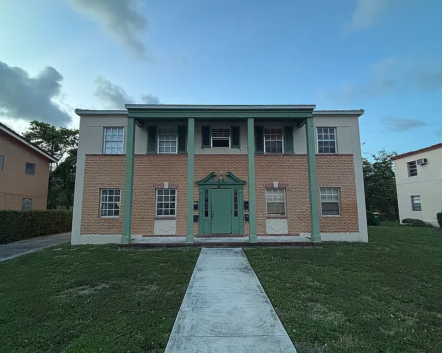 43 Madeira Ave #4