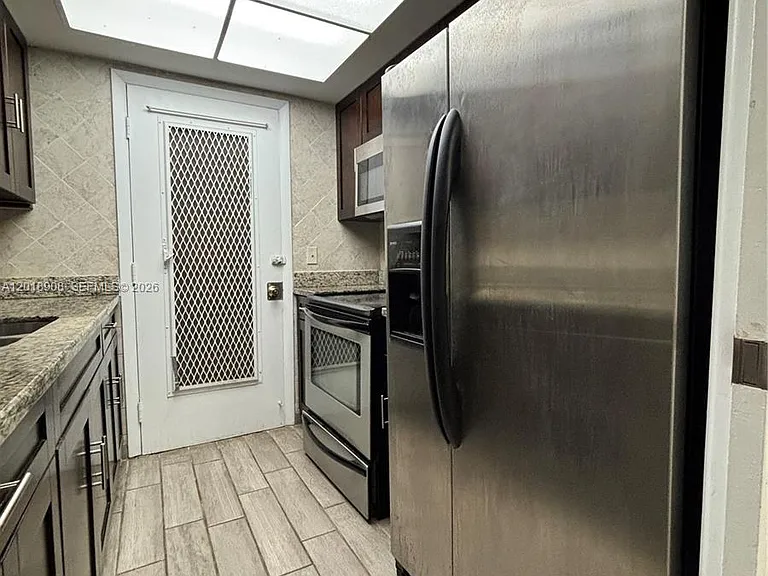 1480 E Sample Rd #209 — Photo 12