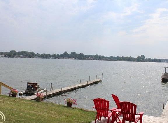 3rd image of 619 E Shore Dr