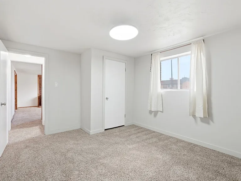 666 W 725 N — Photo 16