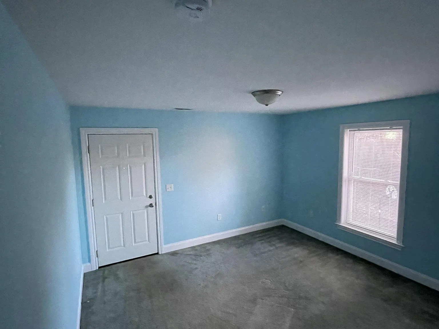 3 bed, 1600 sqft, $1,889 — Photo 4