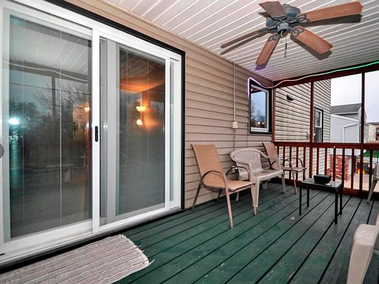 120 Scottsdale Dr — Photo 3